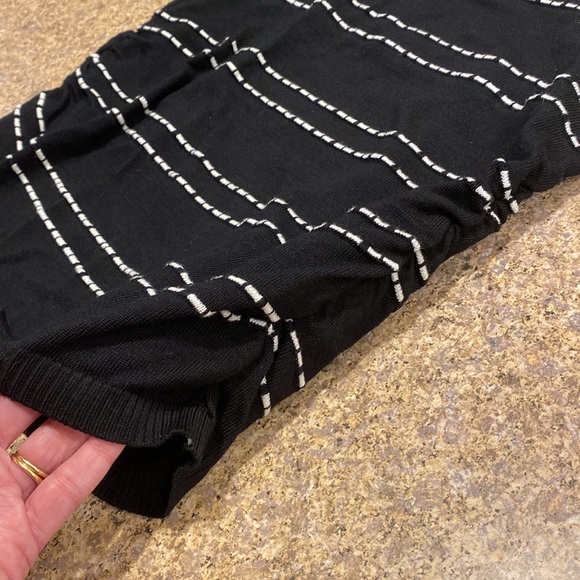 NWT Apt. 9 Petite Small Sweater Rushed Side Pullover Short Sleeve Black & White - Picture 5 of 16